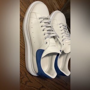 Alexander McQueens oversized sneaker  Size 43 US 10 Men